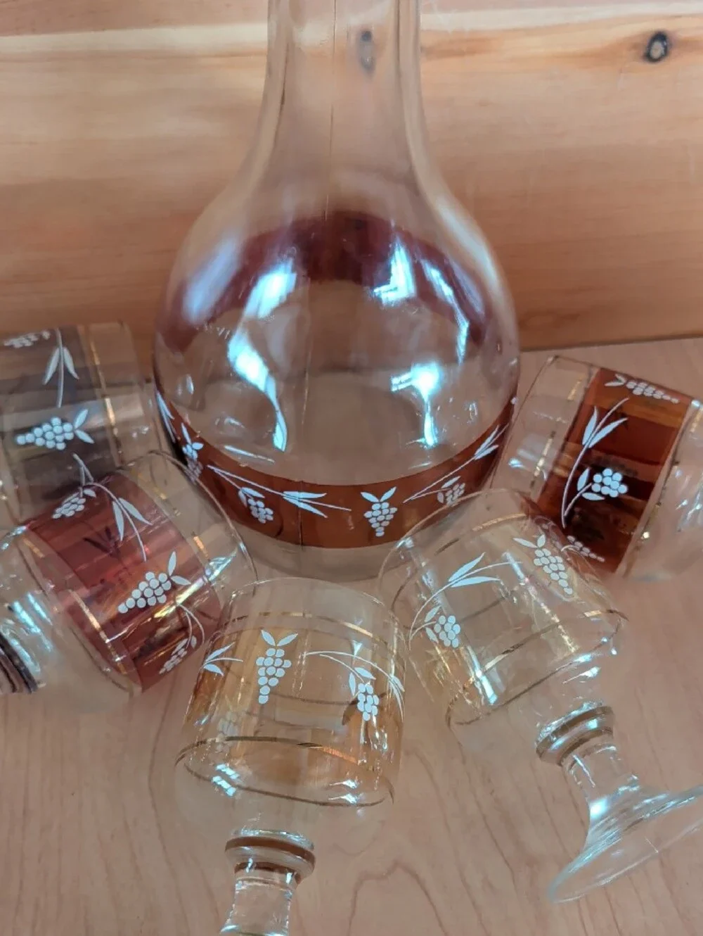 5 pcs. VTG. Fidenza Italy, Decanter Set. Cranberry Red Glass, Grapes Design.